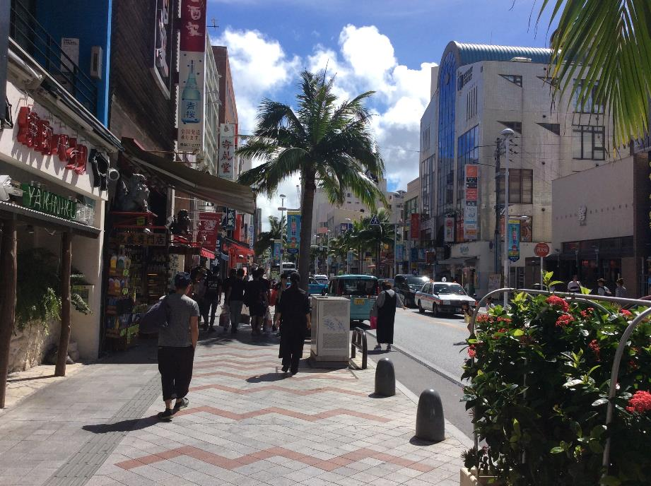 沖縄県の観光客数、ホテルの稼働率と今後の見通し